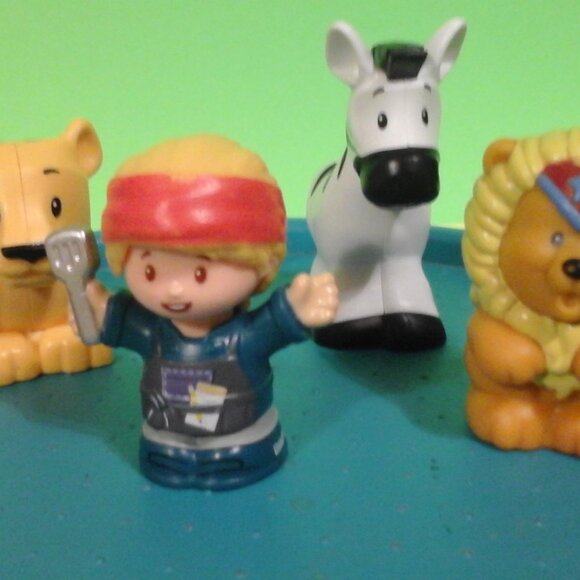 Little people bundle zebra lion Cheetah & cook - Picture 1 of 6